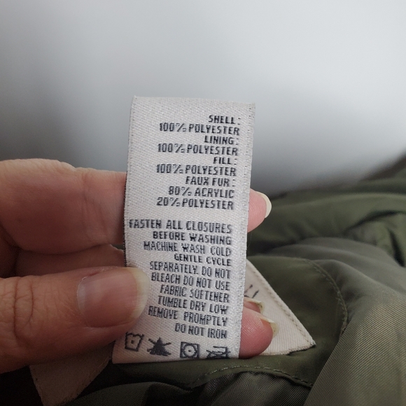 American Rag Green Puffer Winter Coat with Faux Fur.  Size XS. - Picture 5 of 5